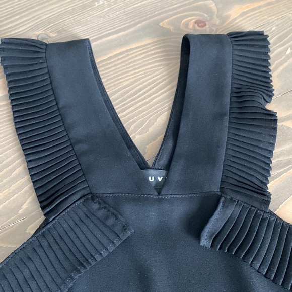 Black dressy tank top with ruffles. XS - Picture 2 of 5